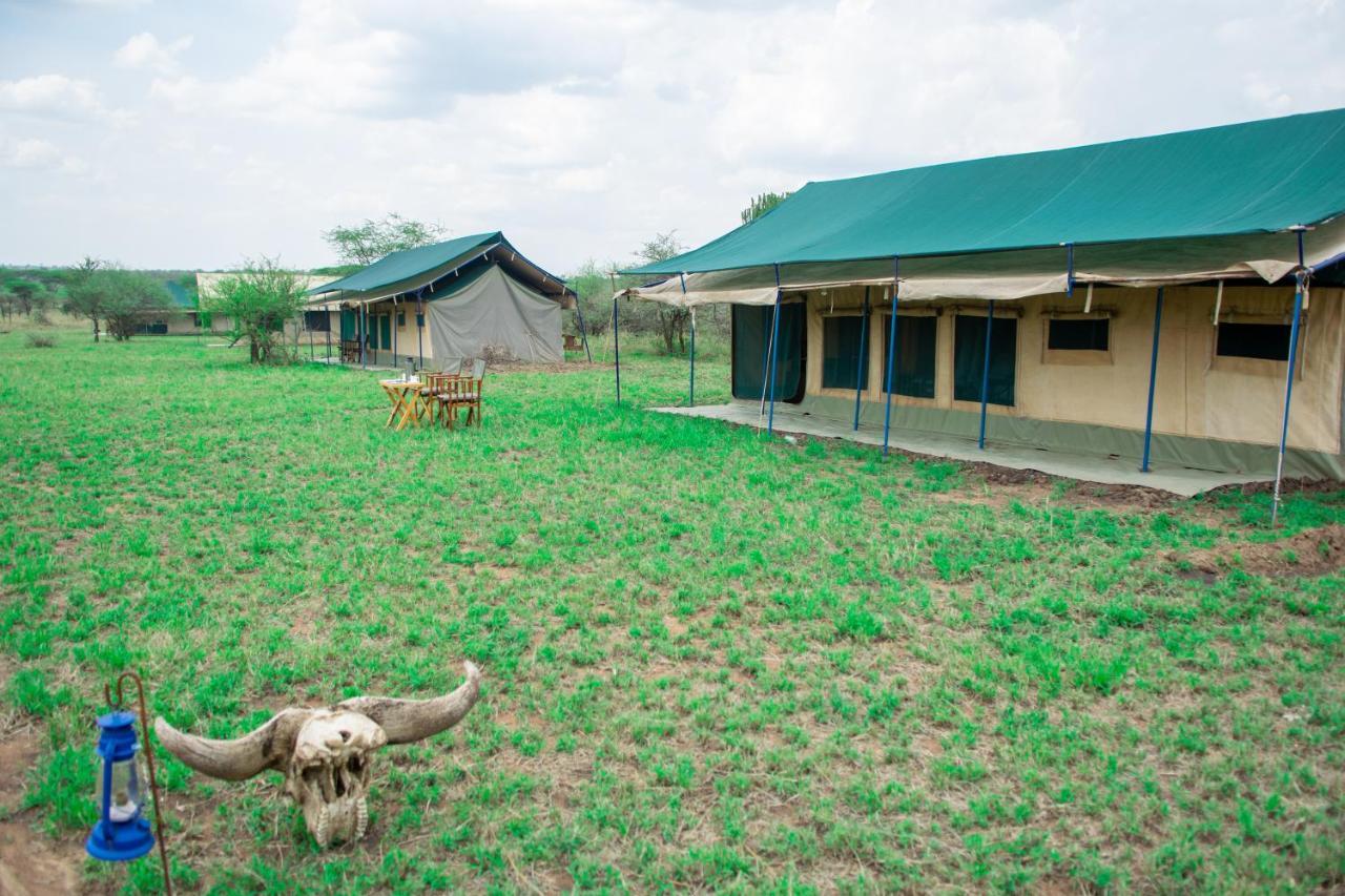 Serengeti Kamwene Mnyalukolo Tented Camp Nyabogati Eksteriør bilde